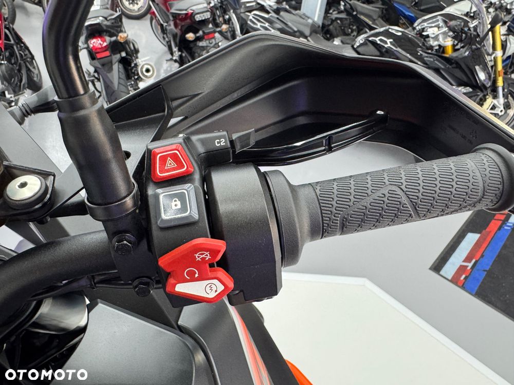 KTM Super Adventure - 37