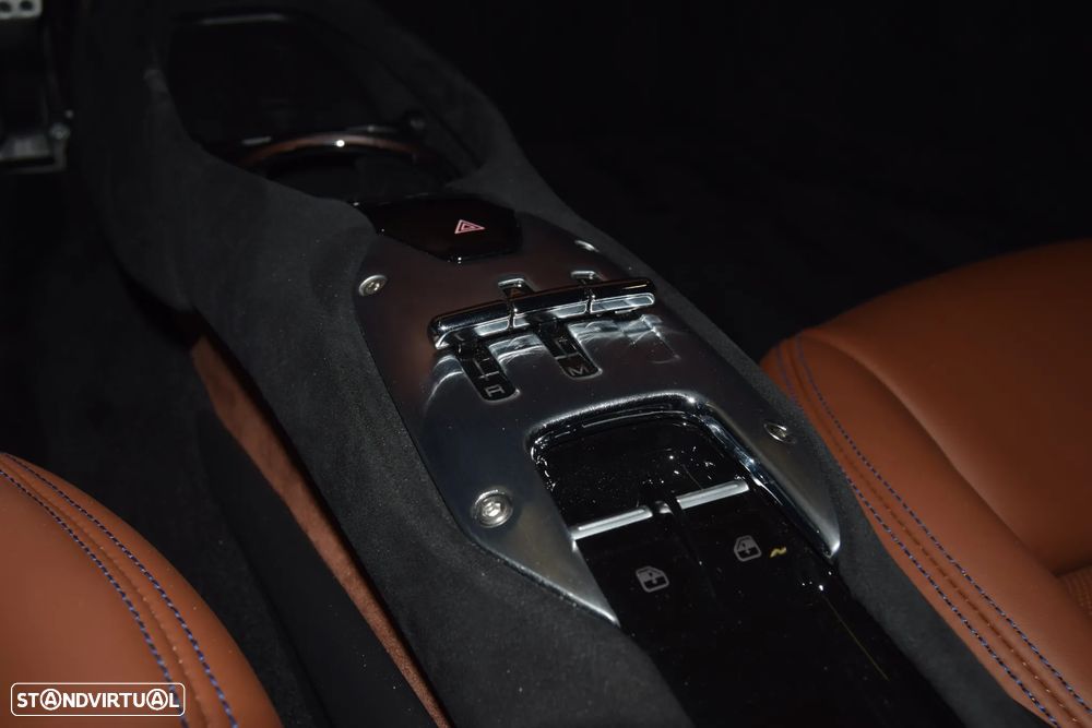 Ferrari 296 GTB Coupe - 32