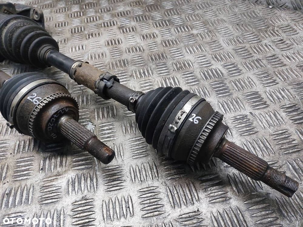 PÓŁOŚ LEWY PRZÓD + PRAWY PRZÓD 5B TOYOTA AVENSIS T25 2.0 D4D - 5