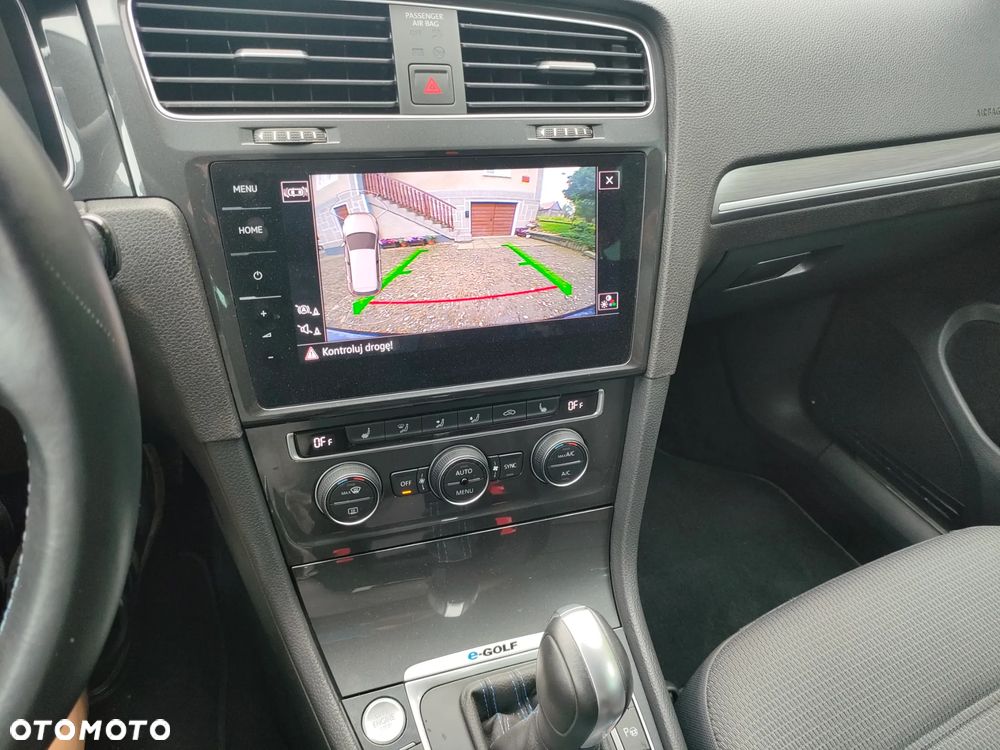 Volkswagen Golf e-Golf - 10