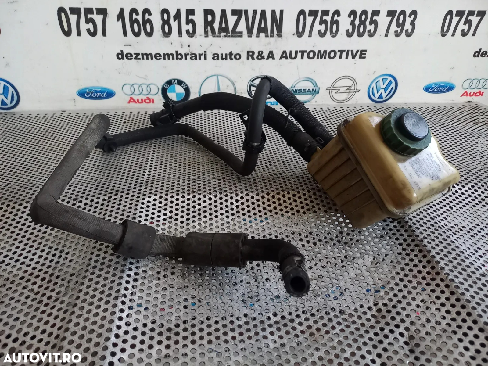 Bidonas Vas Ulei Servo Servodirectie Audi Q7 3.0 Tdi Dezmembrez Audi Q7 3.0 Tdi Motor BUG Automat - - 2