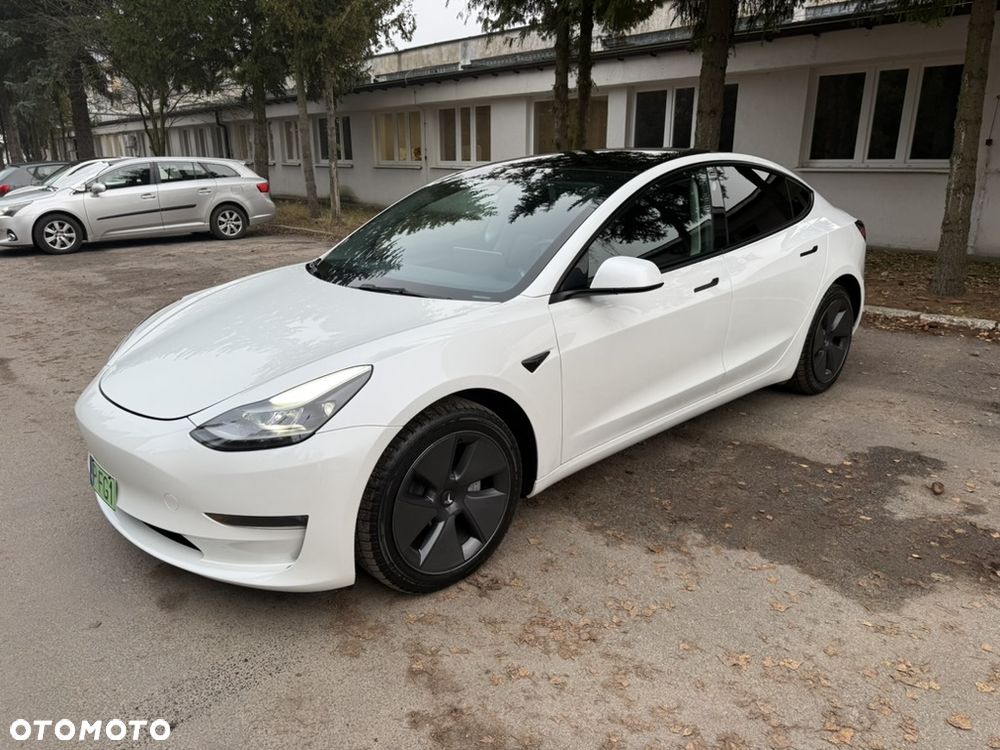 Tesla Model 3 - 1