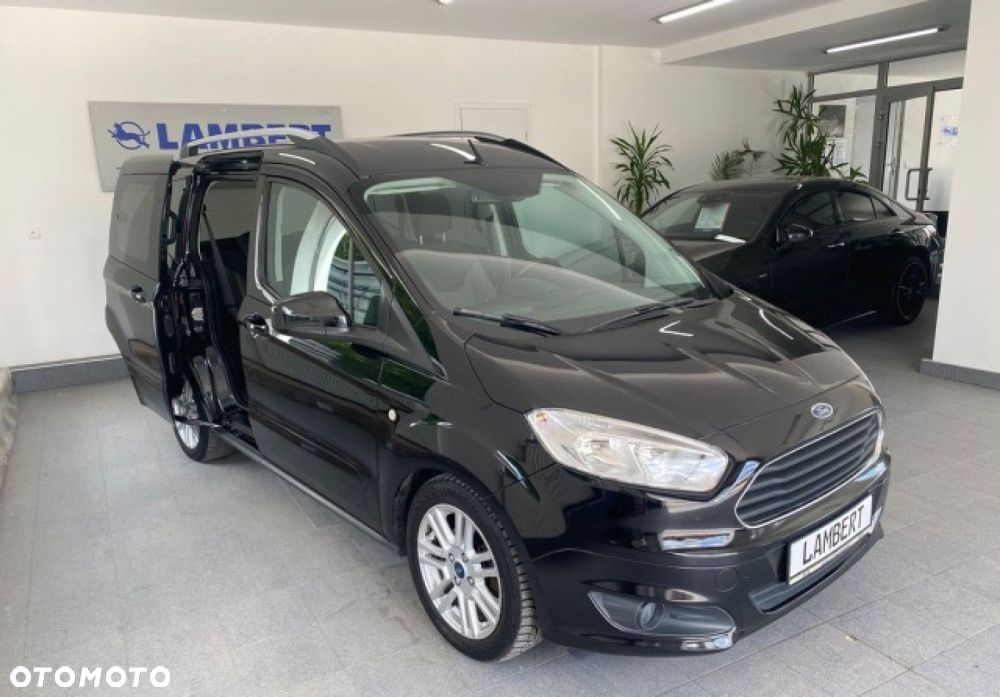Ford E-Tourneo Courier