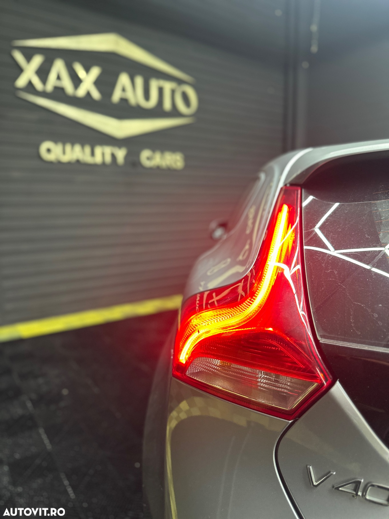 Volvo V40 D4 VEA R-Design - 9