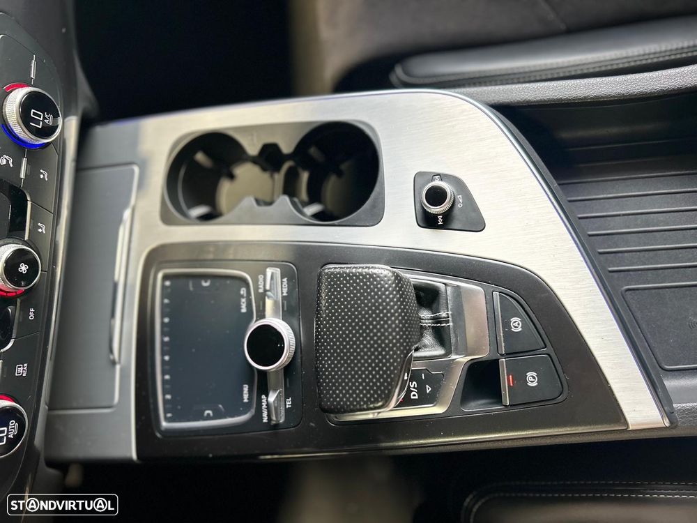 Audi Q7 3.0 TDI quattro S-line Tiptronic 7L - 19