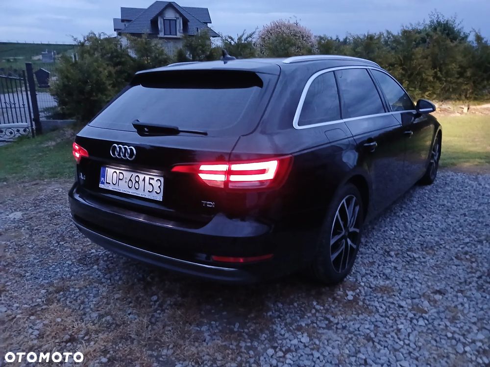 Audi A4 Avant 2.0 TDI design - 5