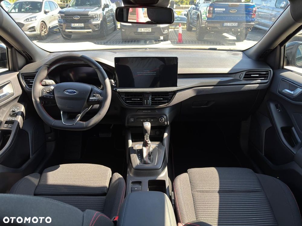 Ford Focus - 32