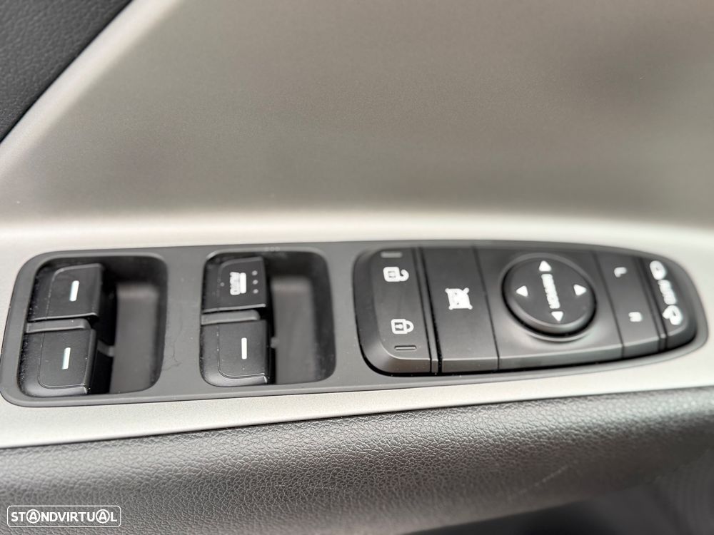 Kia Niro 1.6 GDi HEV Urban - 31