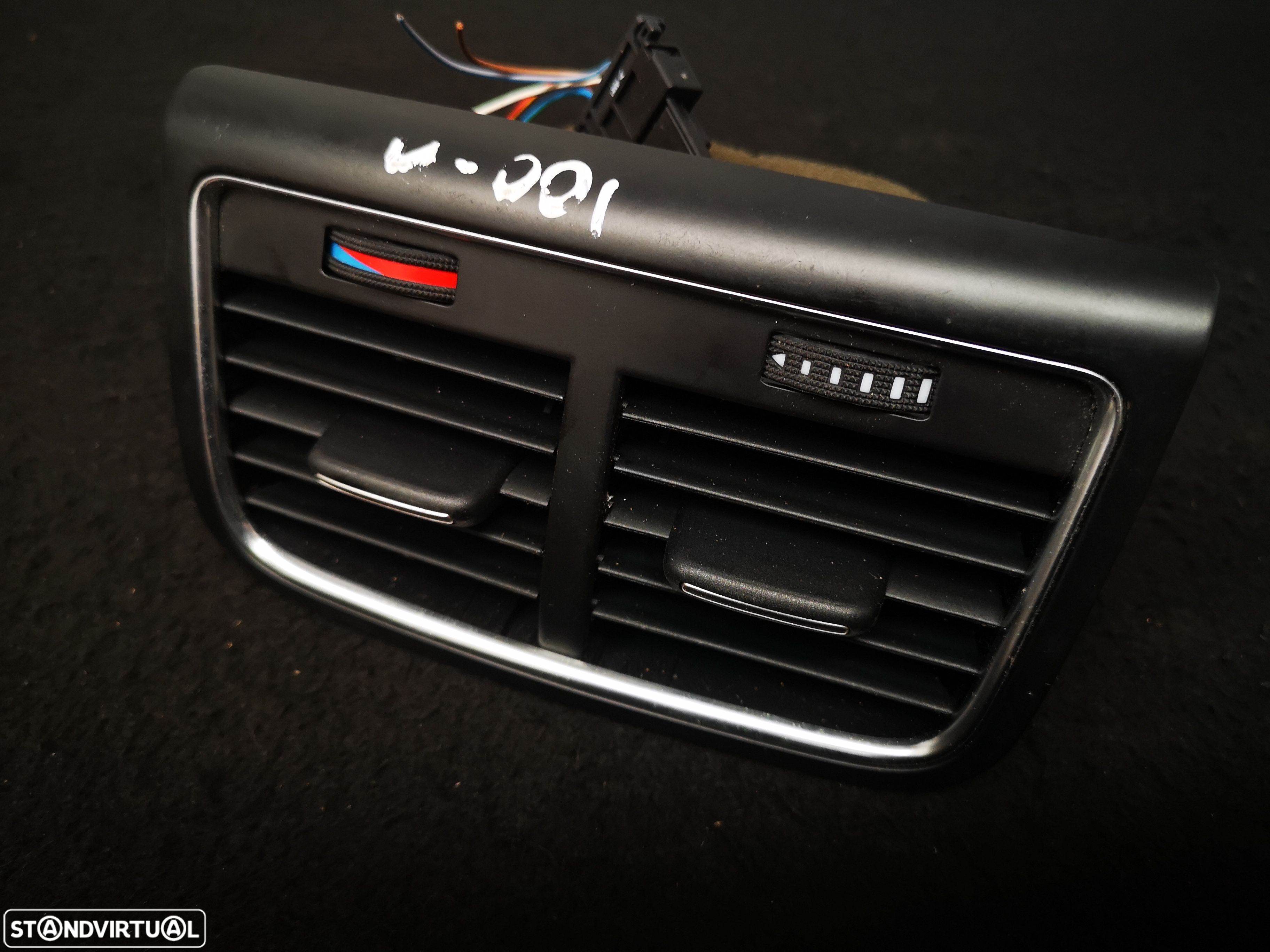 Grelha de sofagem  traseira Originais  Audi a4 a5 b8 2008+ - 1