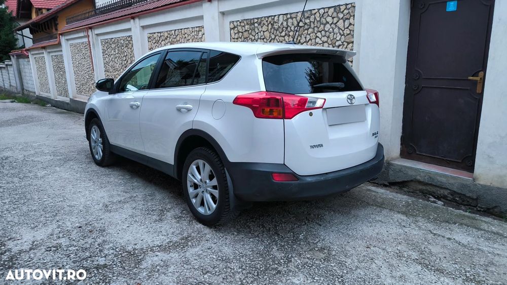Toyota RAV4 2.2L D-CAT A/T Luxury - 4