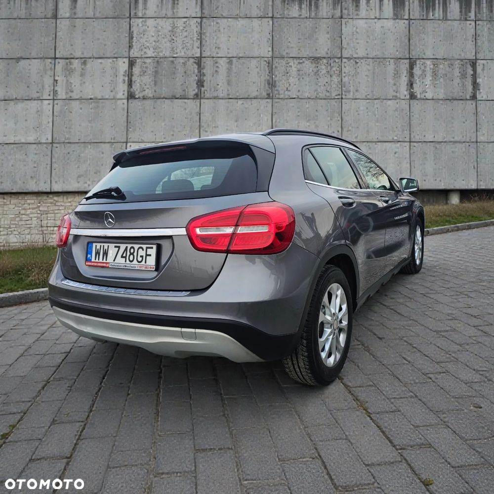 Mercedes-Benz GLA 200 7G-DCT Style - 5