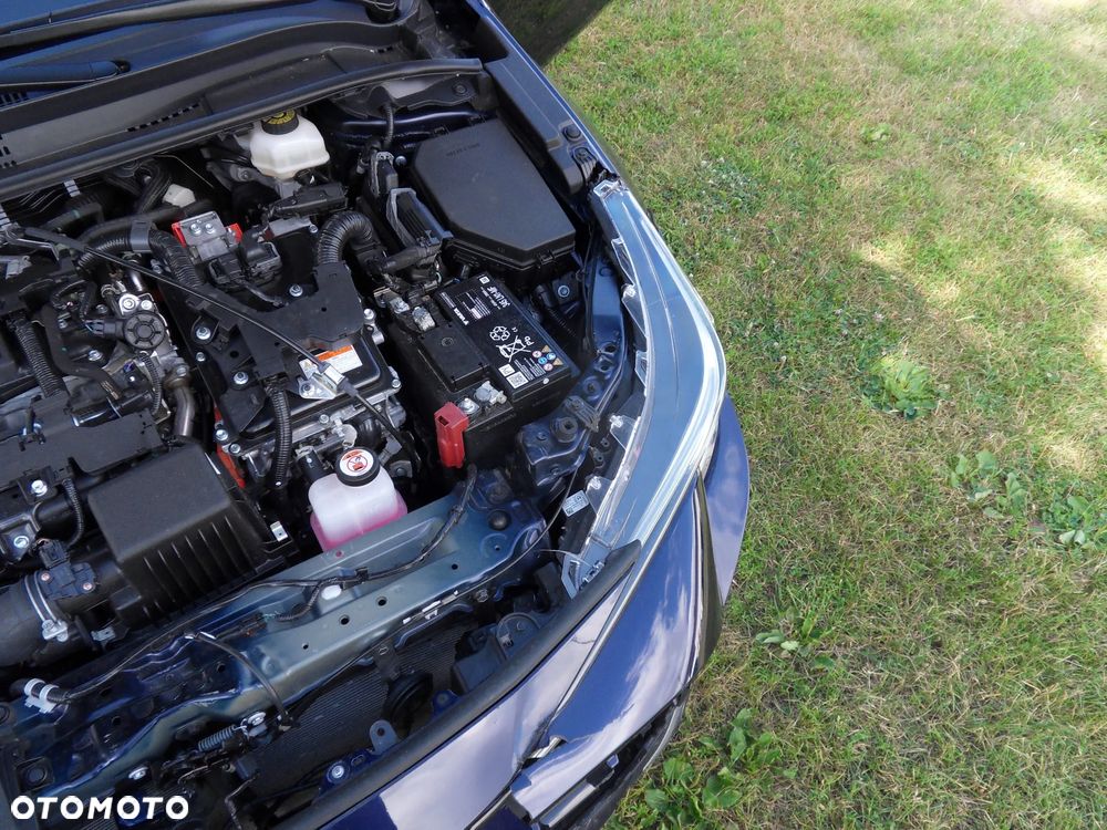 Toyota Corolla 1.8 Hybrid Selection - 12