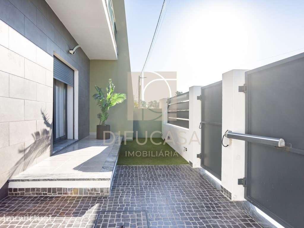 R366 Moradia T3 com Garagem + Terraço com vista para a Serra da Arr... - Grande imagem: 5/53