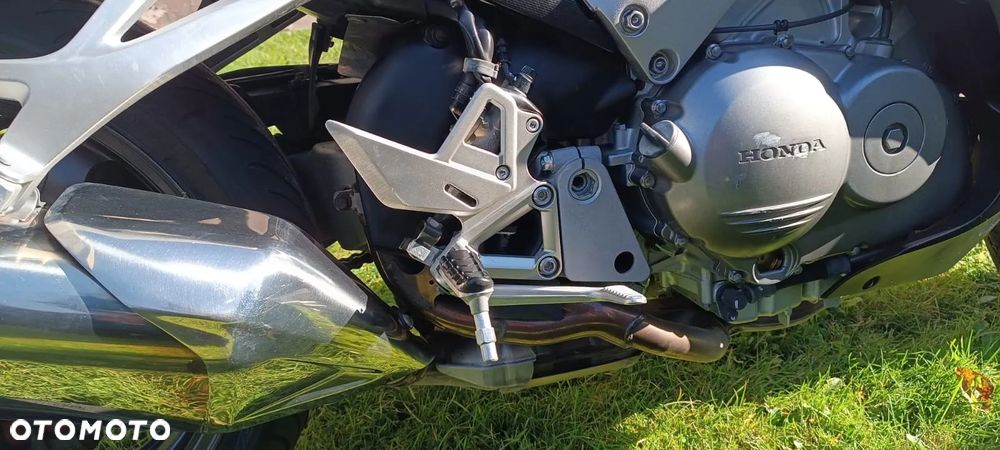 Honda VFR - 10