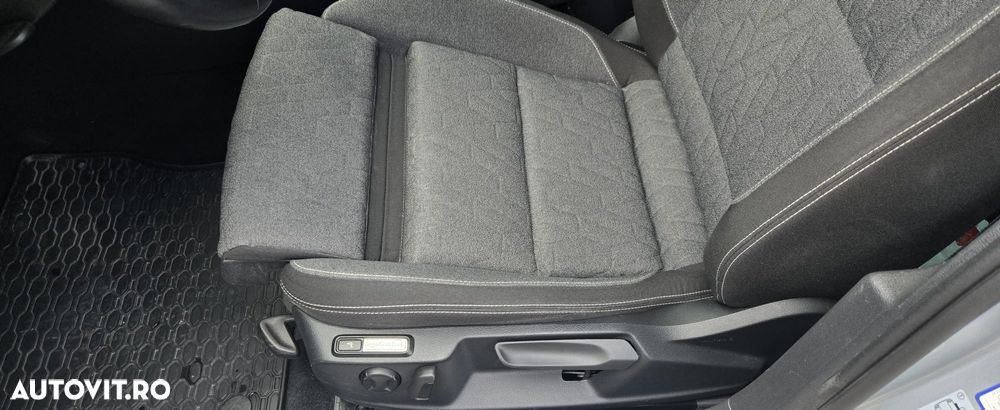 Volkswagen Passat 2.0 TDI SCR DSG Business - 9