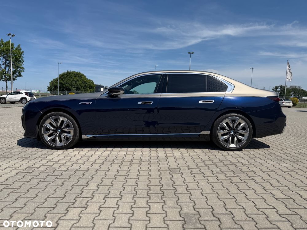 BMW i7 - 5