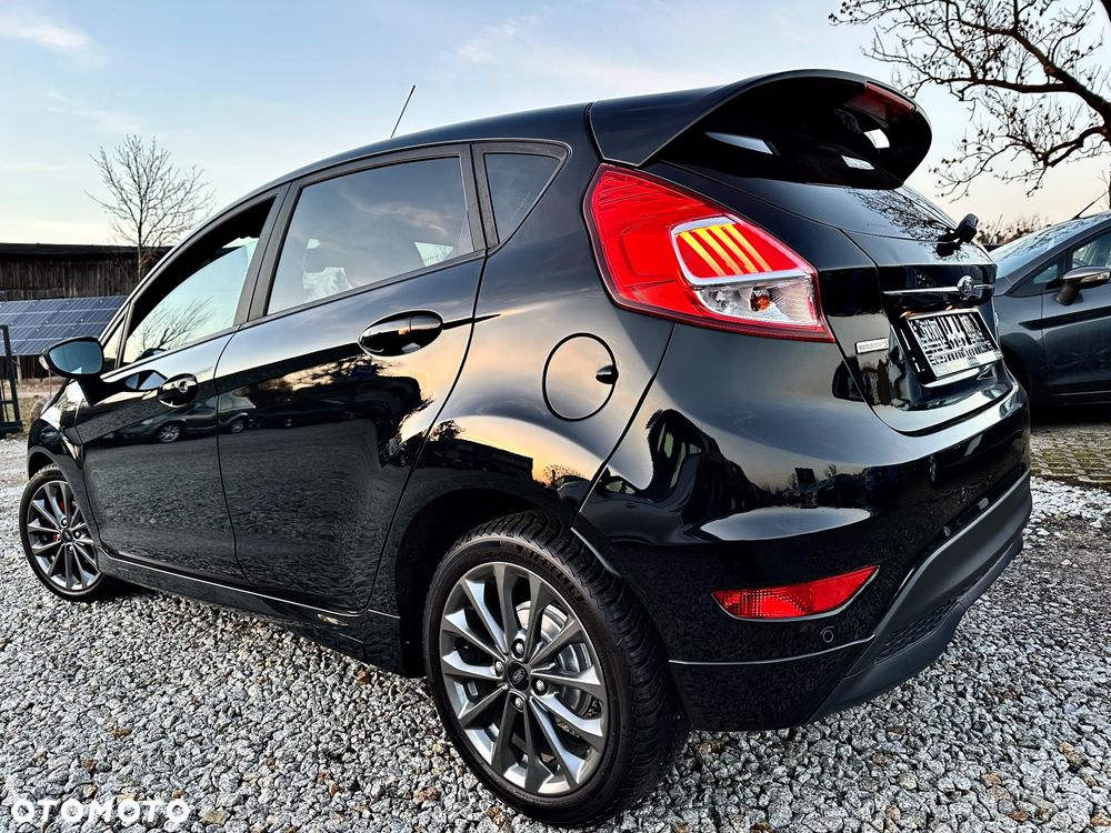 Ford Fiesta 1.0 EcoBoost S&S ST-LINE - 25
