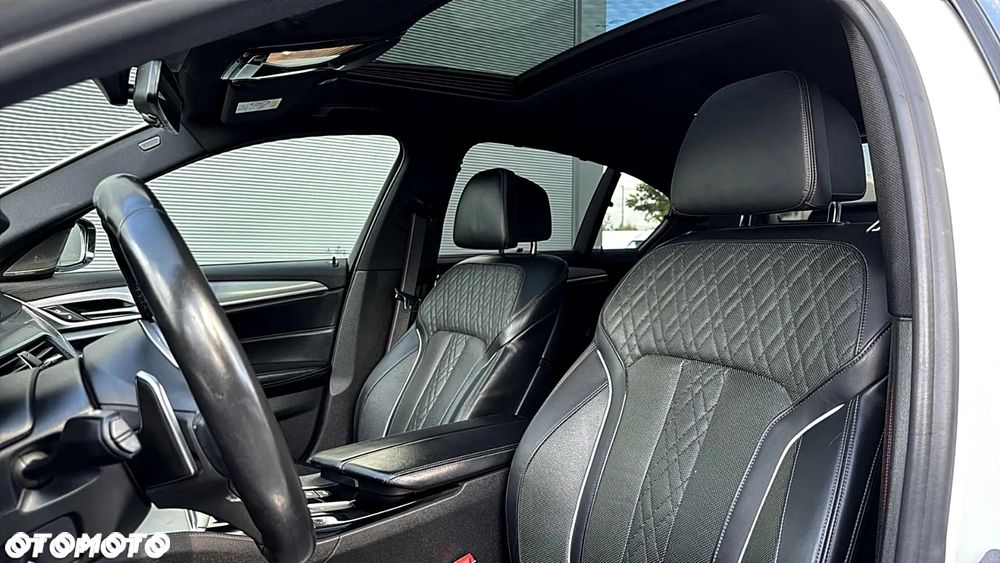 BMW Seria 5 530e iPerformance GPF M Sport sport - 12