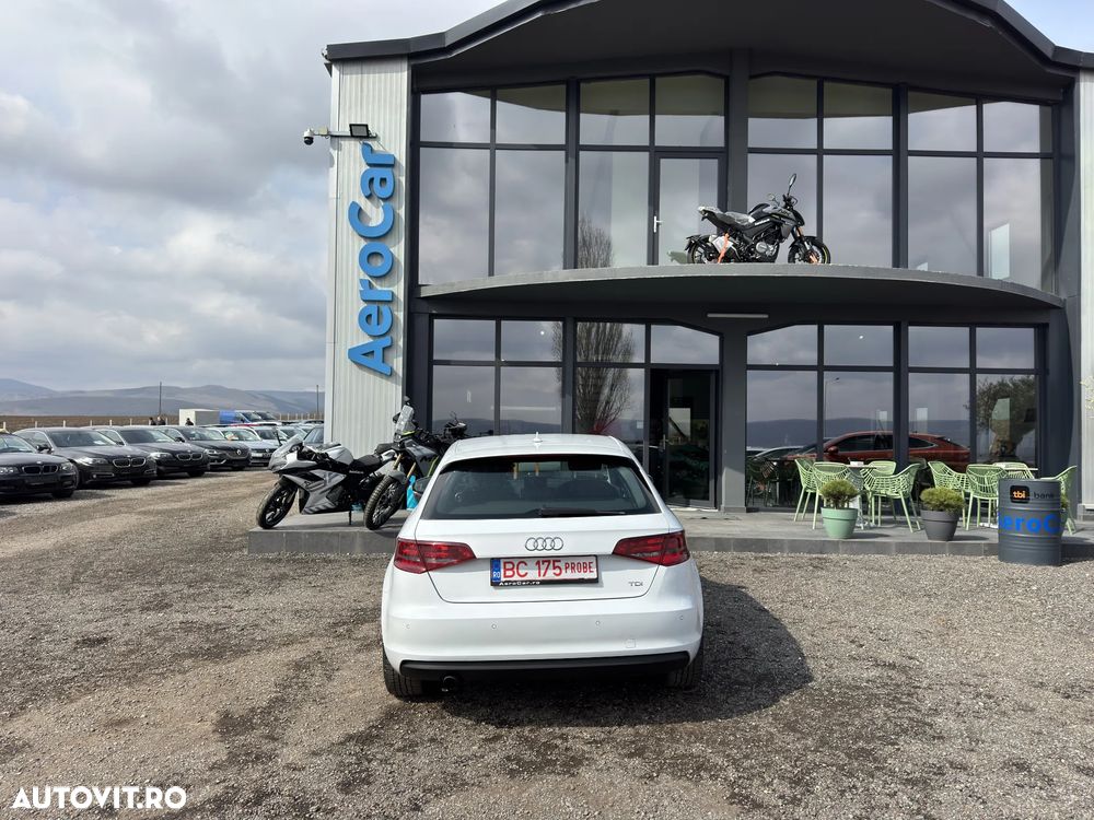 Audi A3 1.6 TDI S tronic Ambiente - 8