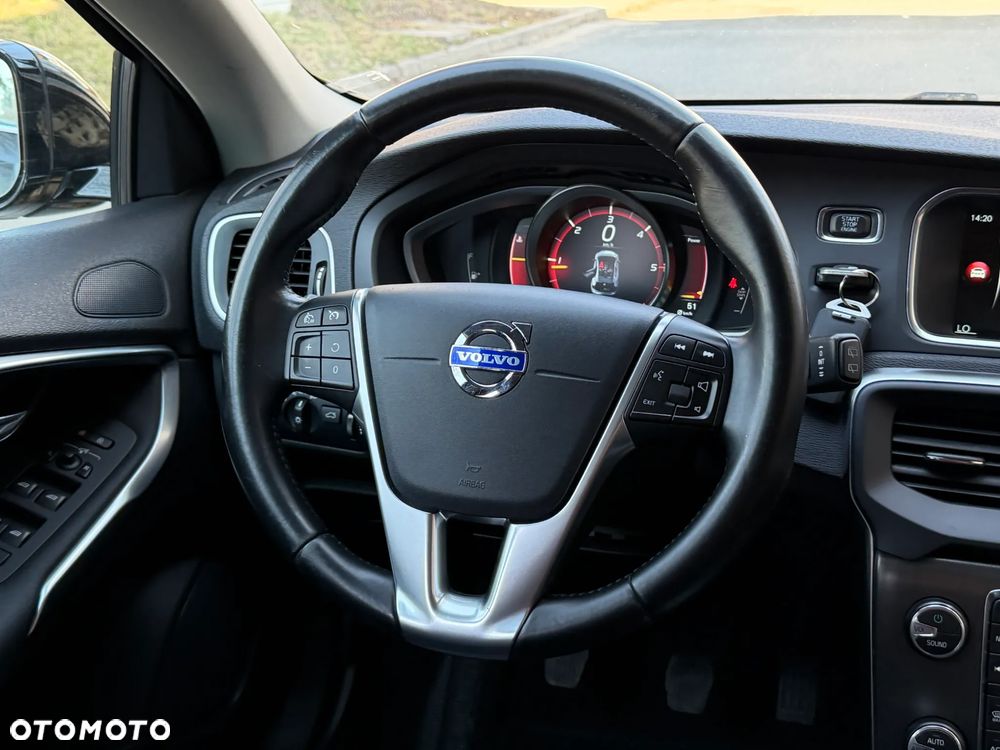 Volvo V40 D4 Inscription - 19