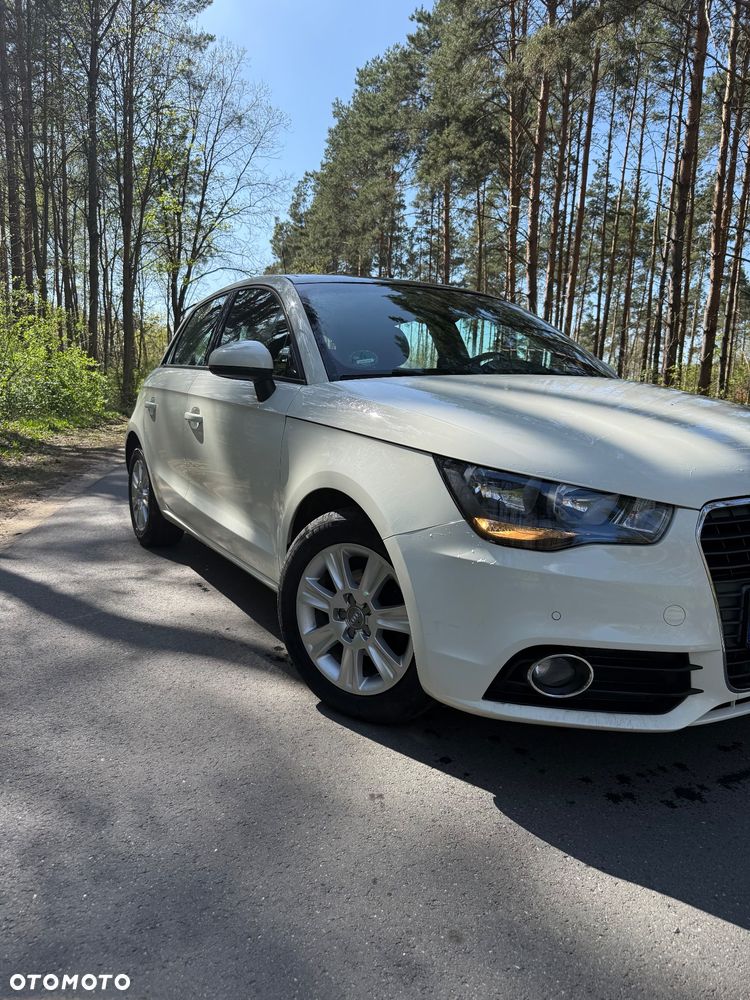 Audi A1 Sportback 1.6 TDI S line edition - 2