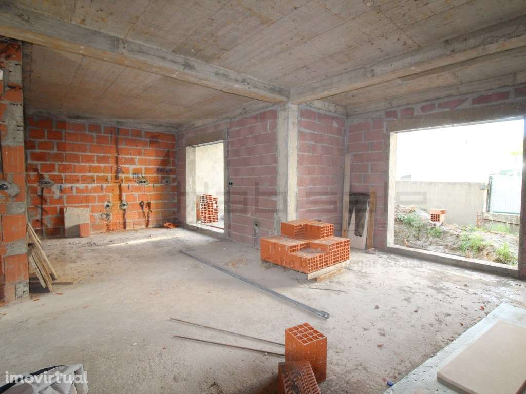 Moradia T3+1 a 5 minutos da Faculdade e das praias da Caparica - Grande imagem: 3/12