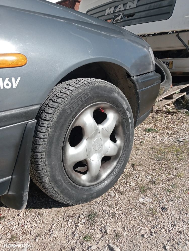 Nissan Sunny Hatchback 1.6 SR - 12
