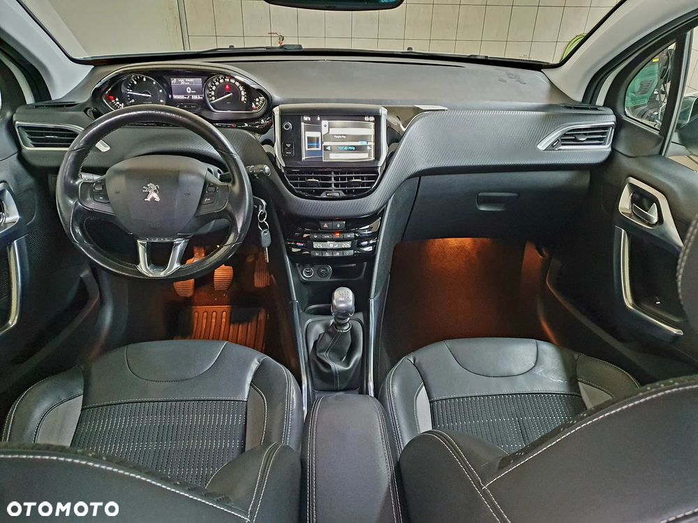 Peugeot 2008 1.6 e-HDi Allure S&S - 12