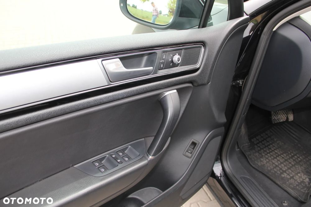 Volkswagen Touareg 3.0 V6 TDI BMT Perfectline R-Style - 9