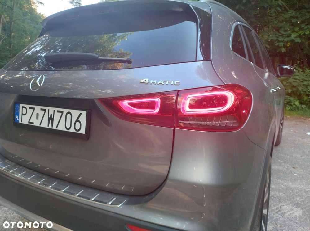 Mercedes-Benz GLA - 27