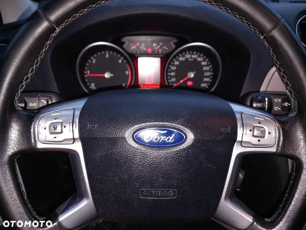 Ford Mondeo 2.0 TDCi Ambiente - 14