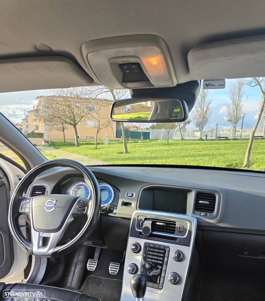 Volvo V60 2.0 D3 R-Design - 10