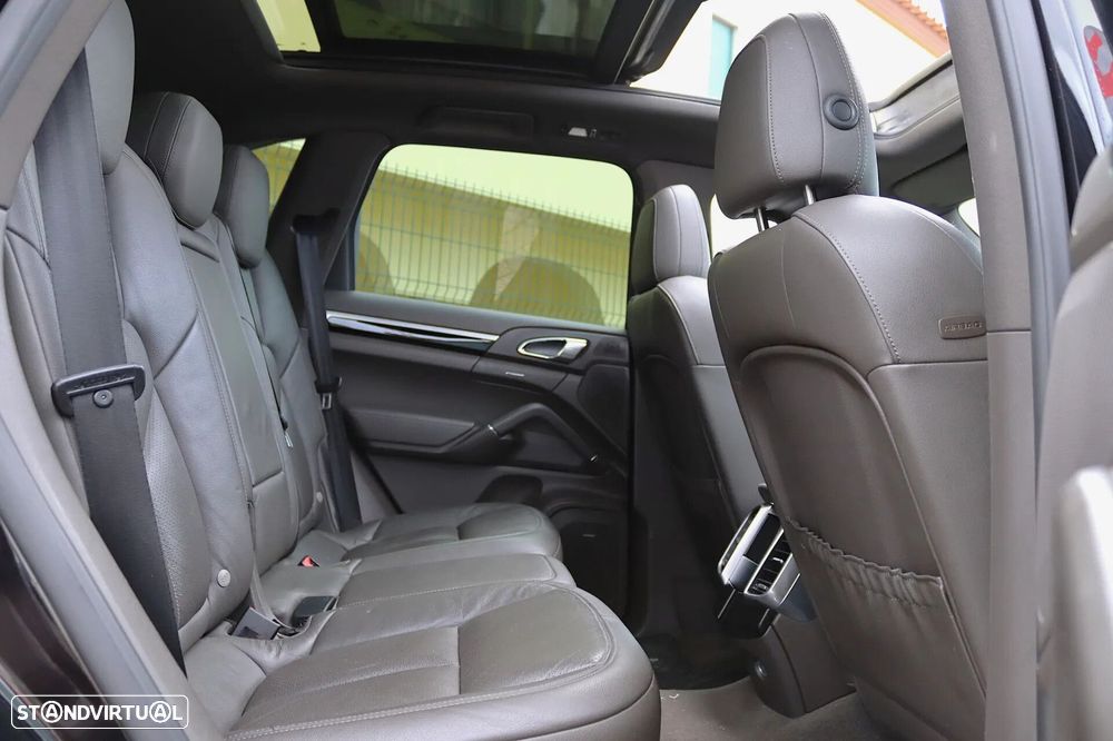 Porsche Cayenne S E-Hybrid - 34