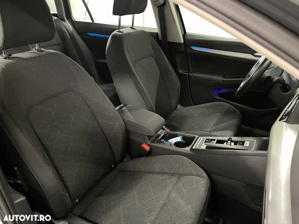 Volkswagen Golf 1.0 eTSI DSG MHEV Life - 11