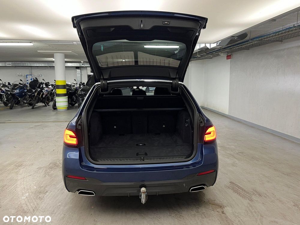 BMW Seria 5 530d xDrive mHEV M Sport sport - 36