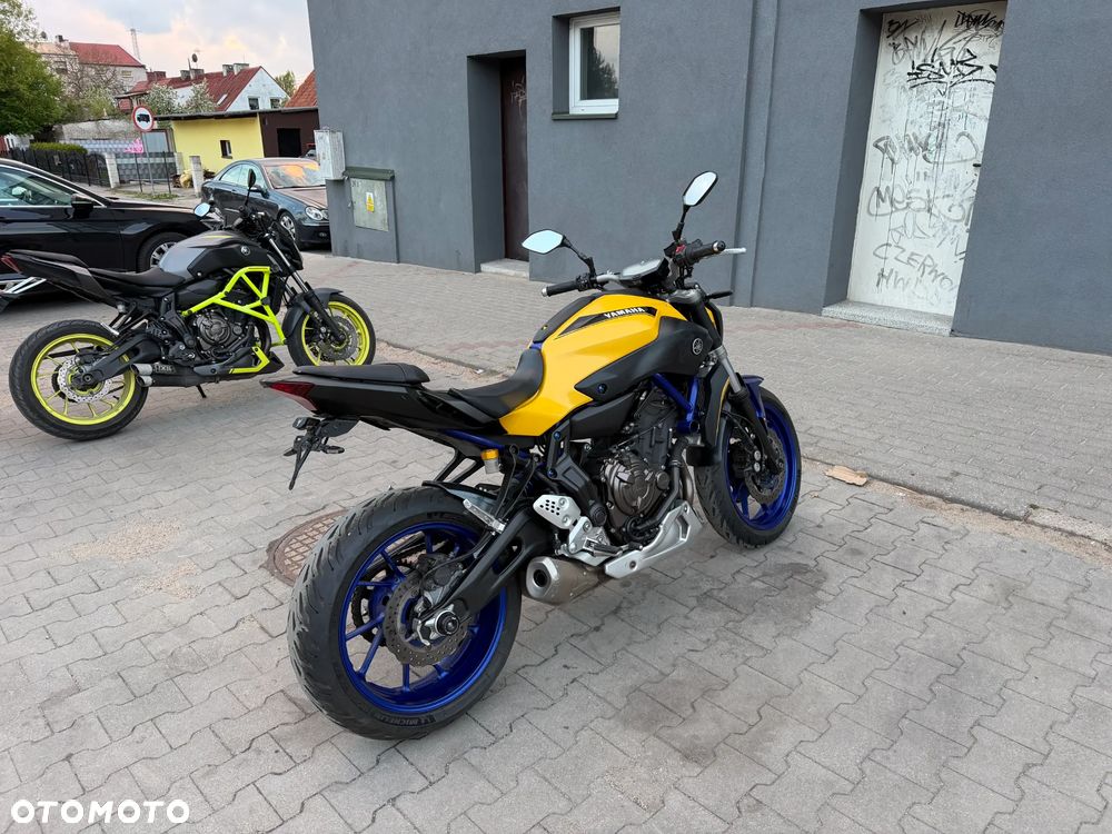 Yamaha MT - 2