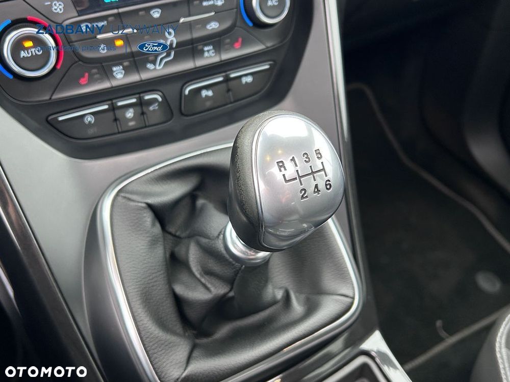 Ford Kuga 1.5 EcoBoost 2x4 ST-Line - 28