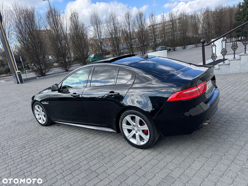 Jaguar XE D200 R-Dynamic SE - 11