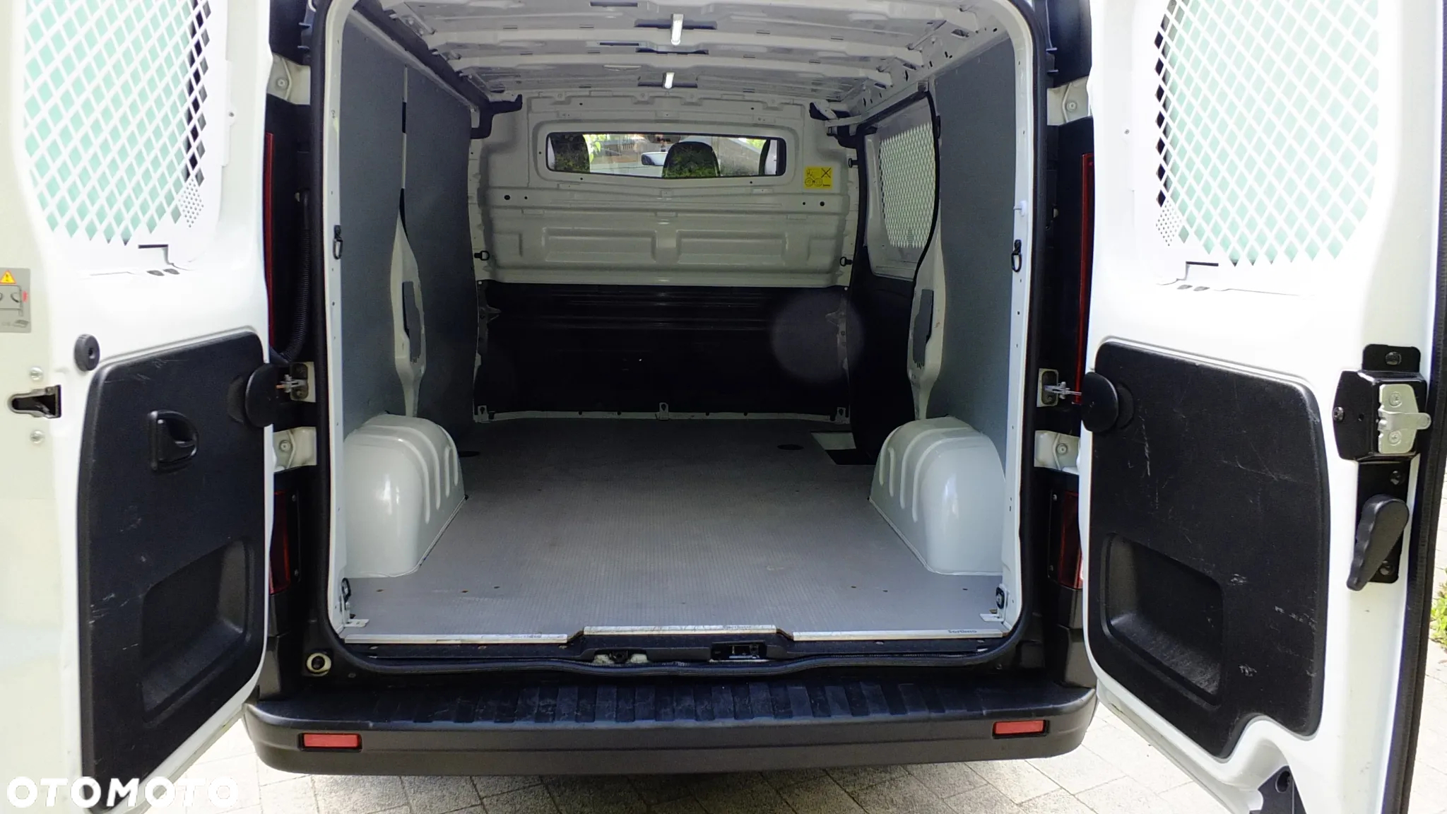 Renault Trafic - 14