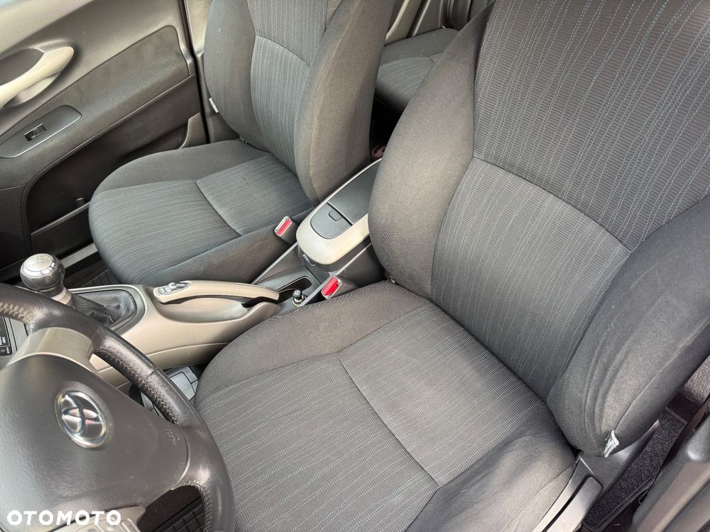 Toyota Auris - 13