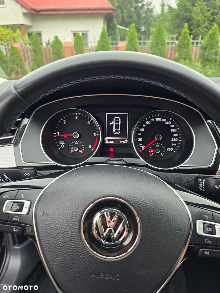 Volkswagen Passat 2.0 TDI SCR Comfortline - 10