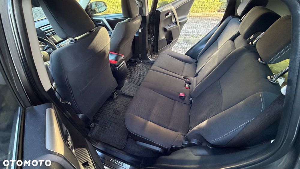 Toyota RAV4 2.0 D-4D Active - 31