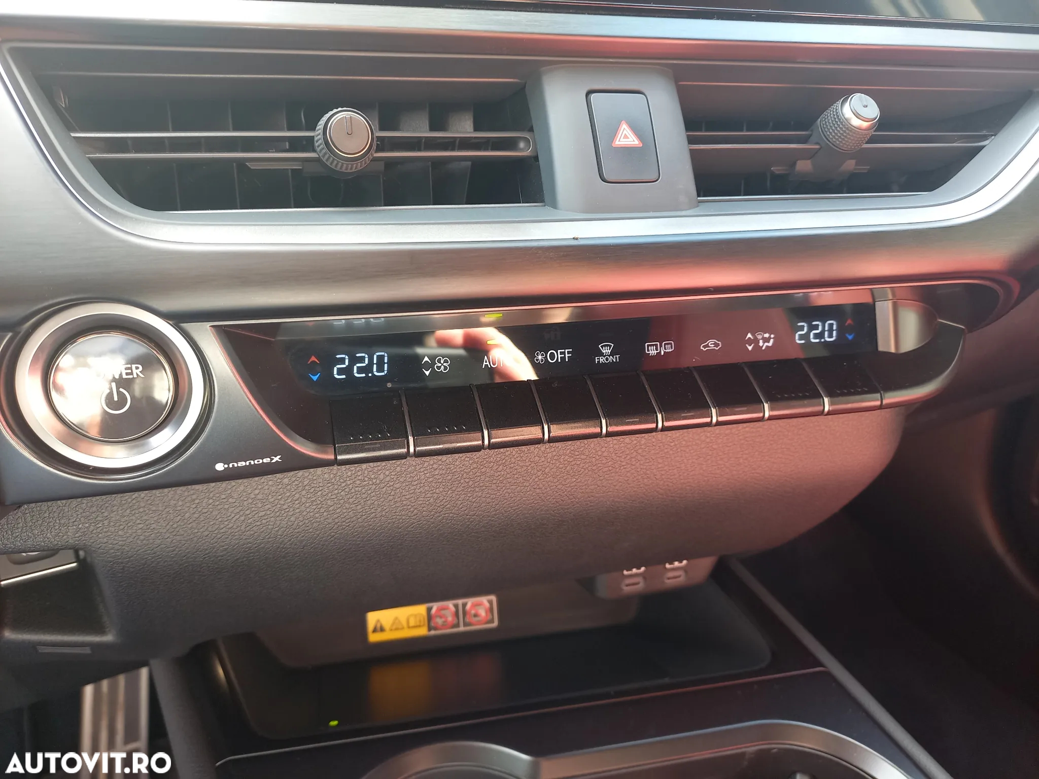 Lexus UX 250h 2.0L HEV 20H- (178 HP) 4X4 CVT F Sport - 24