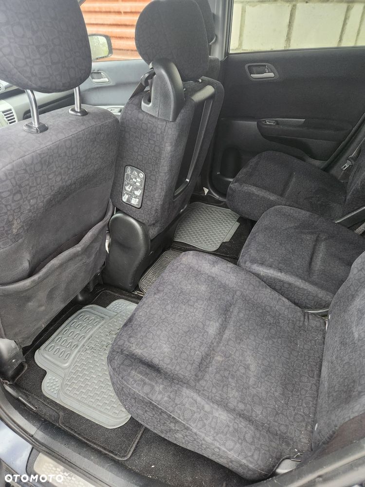 Honda FR-V - 4