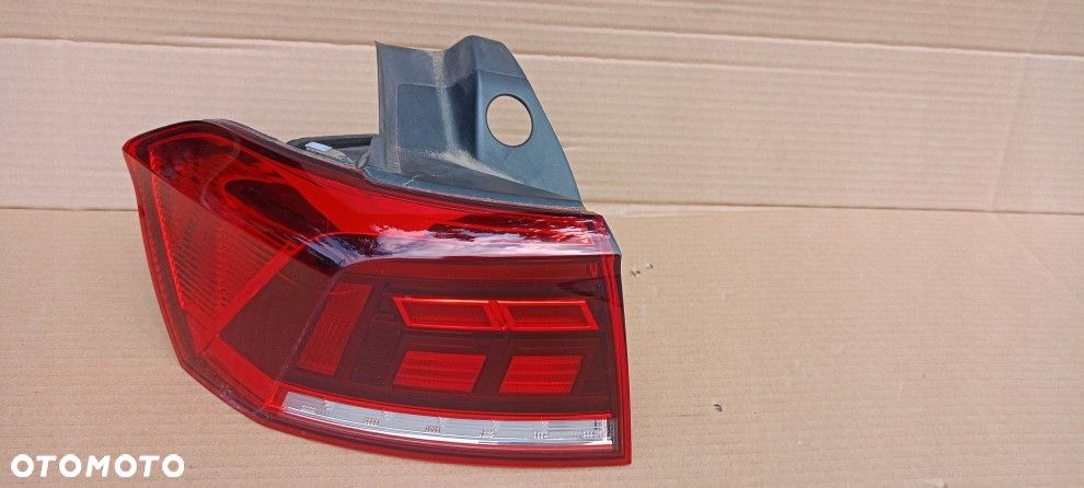 VW PASSAT B8 KOMBI LIFT LAMPA LEWA TYLNA LED ORYGINAŁ 3G9945095G - 1