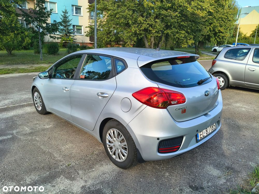 Kia Ceed - 8