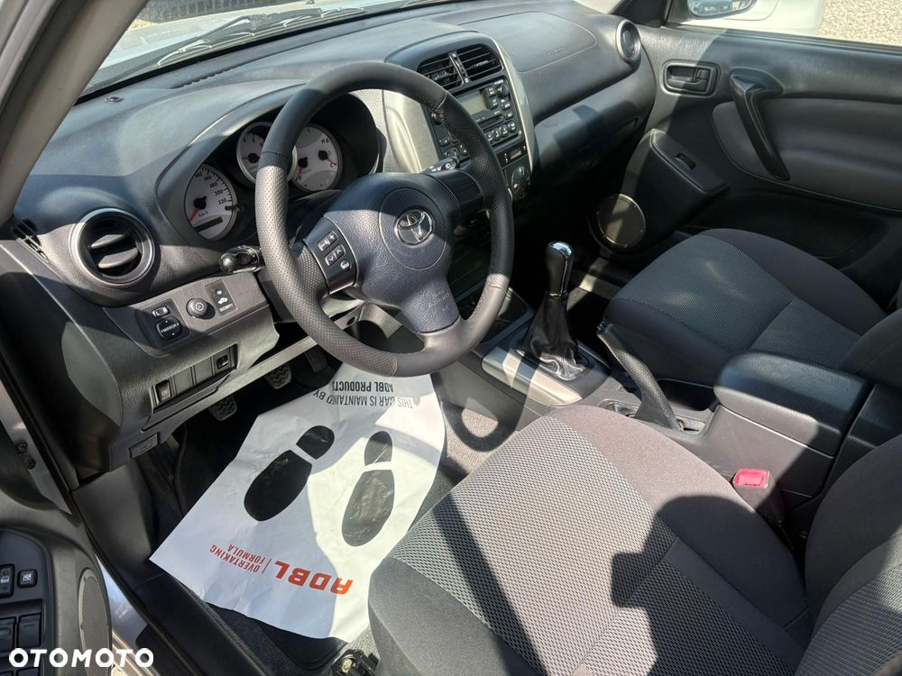 Toyota RAV4 2.0 VVT-i 4x4 - 14