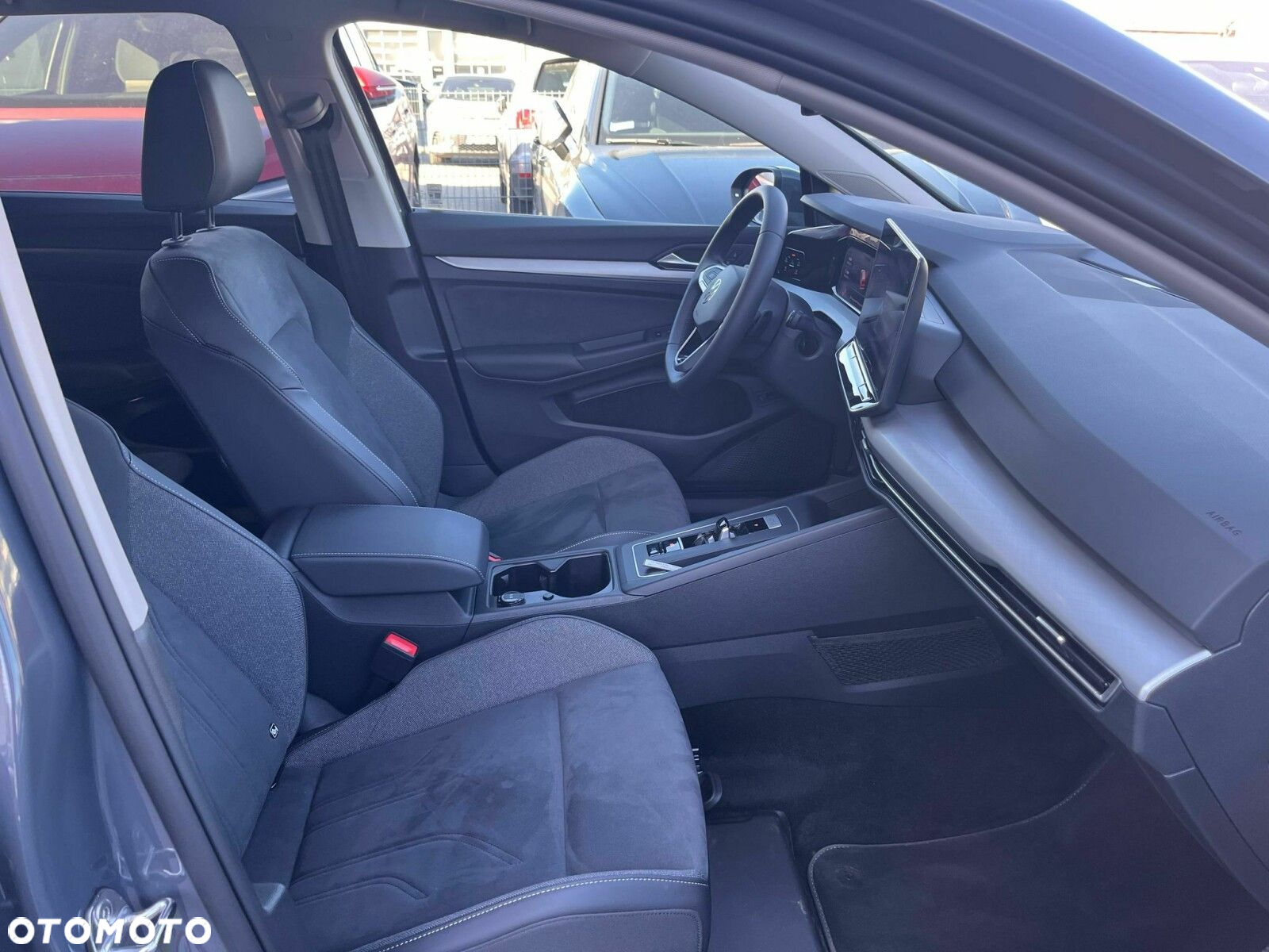 Volkswagen Golf - 28