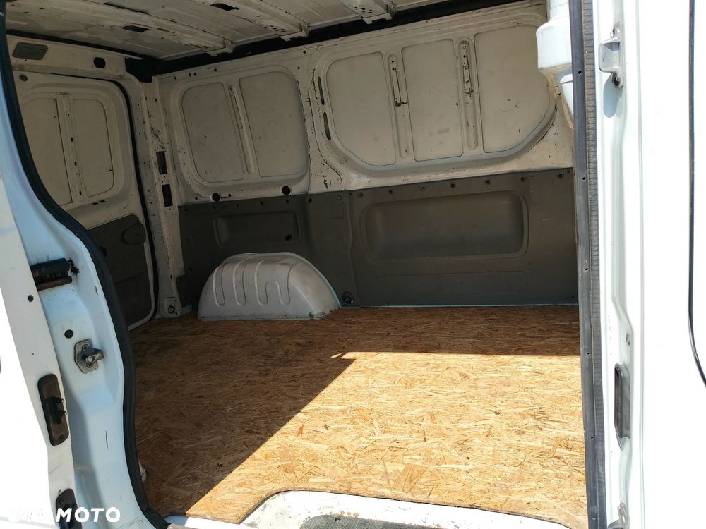 Renault Trafic - 11