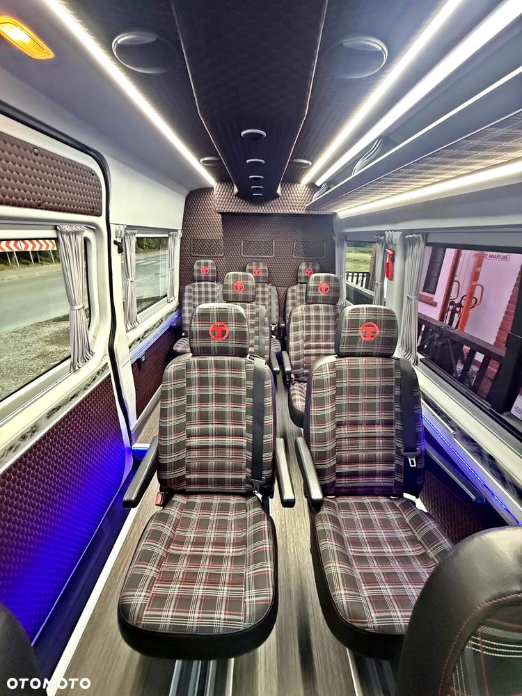 Mercedes-Benz Sprinter 907.235 - 14